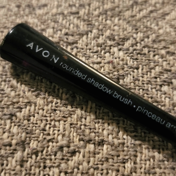 Avon Rounded Shadow Brush - Picture 3 of 3